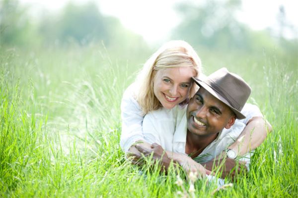 哪个星座男吃定双子女