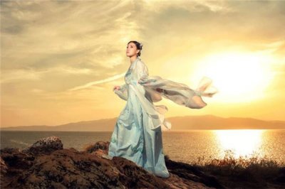 ​女性左右耳朵发烫的寓意