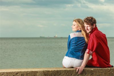 ​女人上门牙有缝克夫