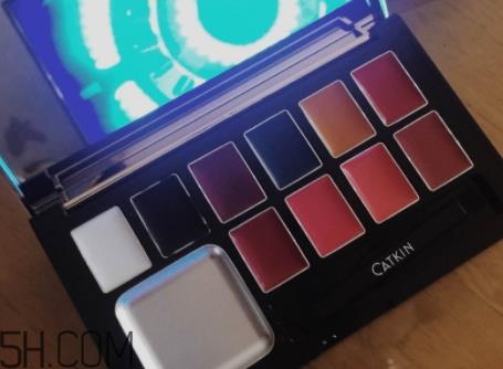 口红盘和口红哪个更好？口红盘和口红区别