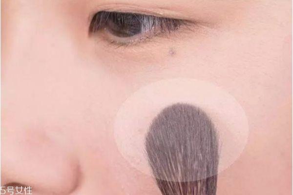 高光和腮红的顺序 各种脸型腮红打法 高光和腮红的顺序 各种脸型腮红打法