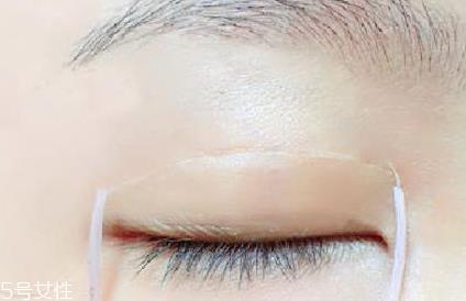 双眼皮贴什么时候贴最好 双眼皮贴什么时候贴最好