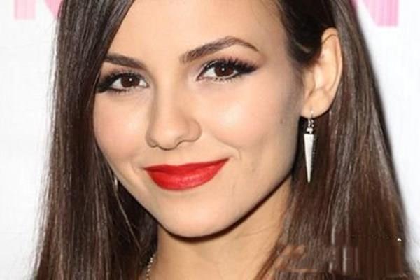 国字脸适合什么眉形 适合国字脸的眉毛有什么特点 国字脸适合什么眉形 适合国字脸的眉毛有什么特点