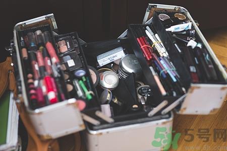 粉底液能防晒吗?粉底液防晒效果怎么样 粉底液能防晒吗?粉底液防晒效果怎么样