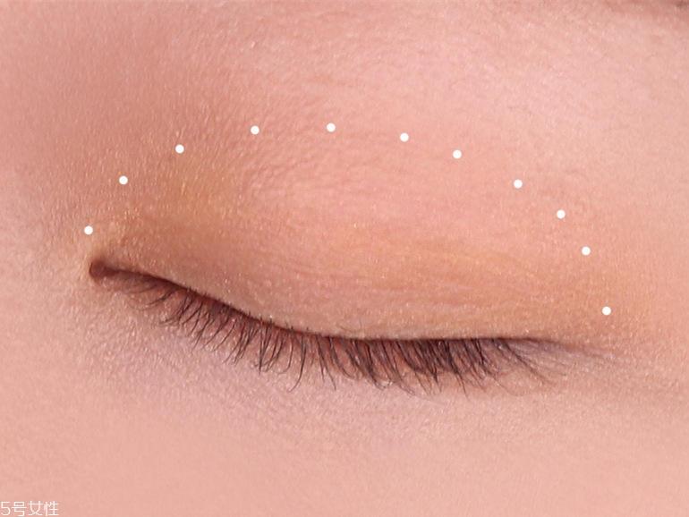 撞色妆怎么化好看 简单撞色妆图解教程 撞色妆怎么化好看 简单撞色妆图解教程