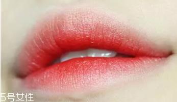 唇釉适合哪些人用?唇纹深的人 唇釉适合哪些人用?唇纹深的人