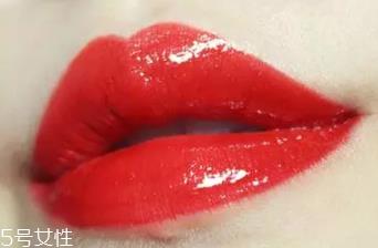 唇釉适合哪些人用?唇纹深的人 唇釉适合哪些人用?唇纹深的人