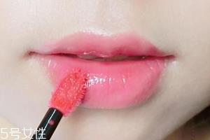 唇釉适合哪些人用?唇纹深的人 唇釉适合哪些人用?唇纹深的人