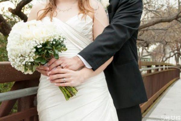 为什么男朋友给不了我安全感 男友给不到安全感怎么办 为什么男朋友给不了我安全感 男友给不到安全感怎么办