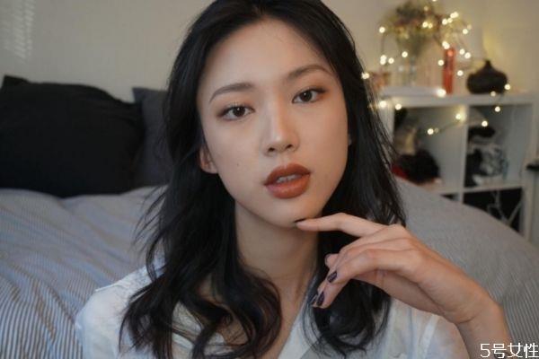 年底聚会怎么化妆好看 教你简单又吸睛的妆容 年底聚会怎么化妆好看 教你简单又吸睛的妆容