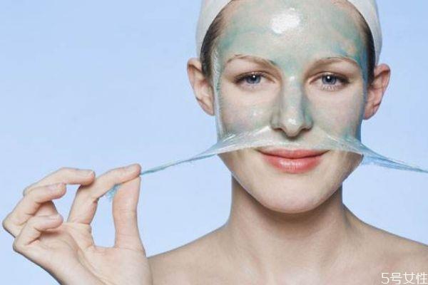 鼻子上的黑点是什么呢 怎么清理鼻子上的垃圾呢 鼻子上的黑点是什么呢 怎么清理鼻子上的垃圾呢