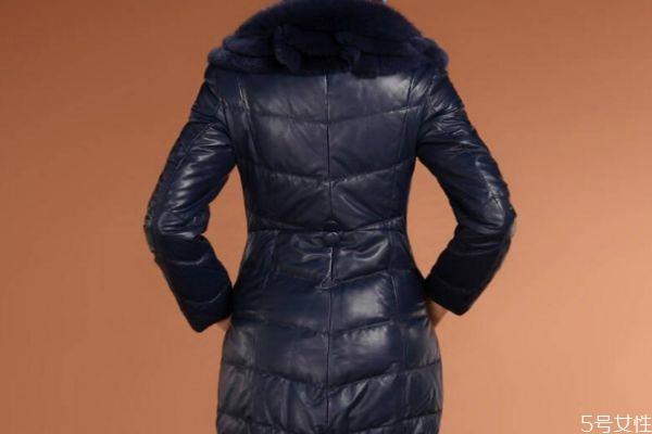 绵羊皮羽绒服有油怎么办 绵羊皮羽绒服怎么保养 绵羊皮羽绒服有油怎么办 绵羊皮羽绒服怎么保养