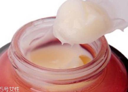眼霜啫喱状和乳液状哪个好 适合年纪不同 眼霜啫喱状和乳液状哪个好 适合年纪不同