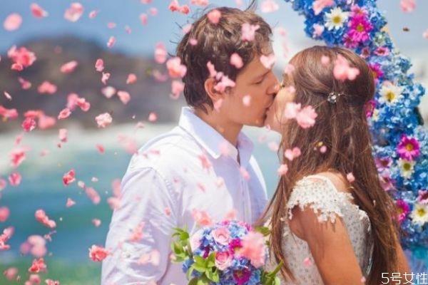 多大结婚算正常 多大结婚才合适 多大结婚算正常 多大结婚才合适