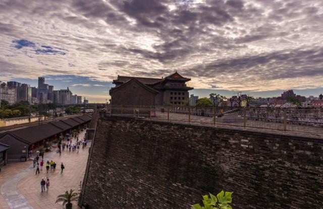 国内现存最大的角楼,被誉为北京城的象征!