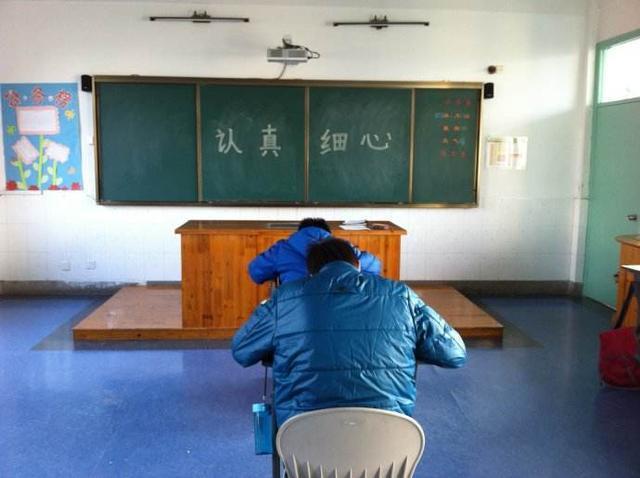 高校期末考试再现“神题”，网友调侃：是送分题，也是送命题！