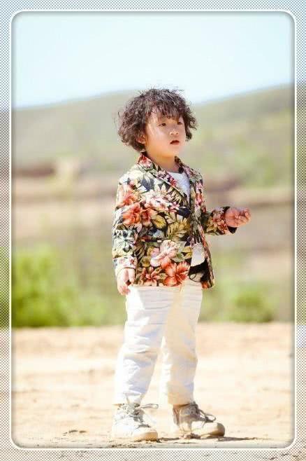 7岁的邹明轩,4岁的邹明轩,2岁的邹明轩,网友:差距一目了然