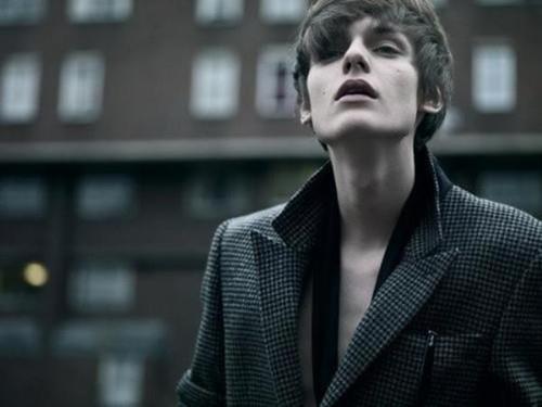 污!12星座女对男生的哪个身体部位最有性趣!3