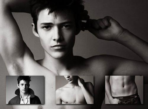 污!12星座女对男生的哪个身体部位最有性趣!2