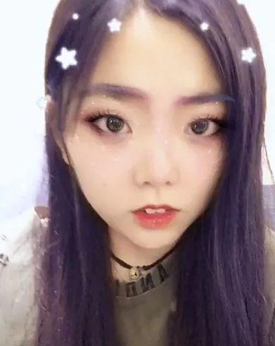 “不倒翁兔牙妹”火了！紫发现代照曝光后，网友：妈妈我恋爱了