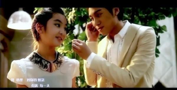 20岁的他爱上8岁的她，如今要娶18岁的她，恋童癖你怎么看？