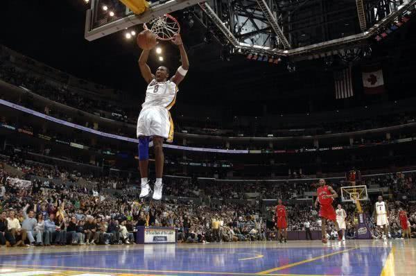 NBA冷知识,科比81分那一场出手多少次?命中率怎么样?