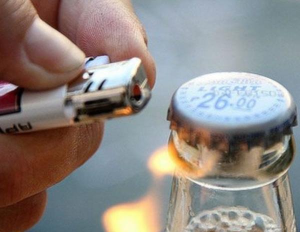 过年喝啤酒,没有开瓶器怎么办?教你4种开瓶小妙招,简单又实用