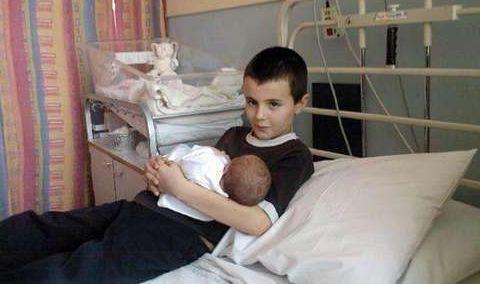 让女邻居怀孕生子那个13岁男孩,现在怎么样了?看完大吃一惊