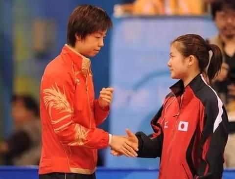 “大魔王”张怡宁评价福原爱:就正反手能扒拉两下