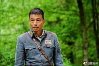 ​50岁老戏骨沉迷演李云龙，连拍两部网大版《亮剑》，观众却不买账