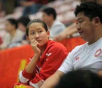 游泳蝶后刘子歌，嫁大23岁3婚教练，还倒贴百万豪车，今定居澳洲