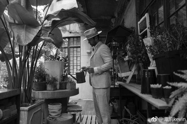 出身清贫,却有一张霸道总裁脸,46岁王耀庆 谭凯被网友这样评价