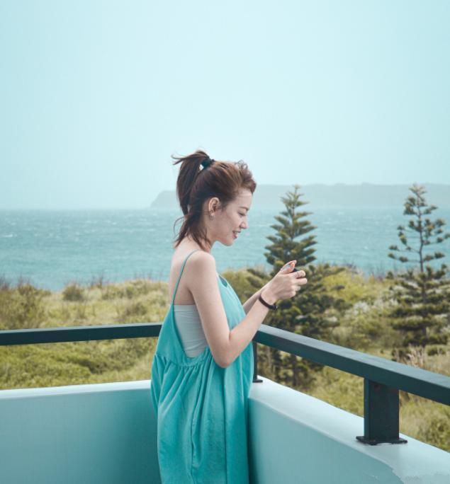 焦恩俊大女儿近照太美,回眸一笑百媚生,高颜值面庞美出了天际