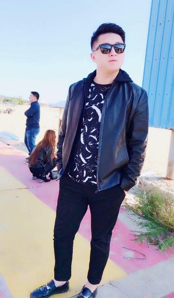 哦哦哦爱挑衅其他土豪玩家，他是任性娱乐还是另有他意？