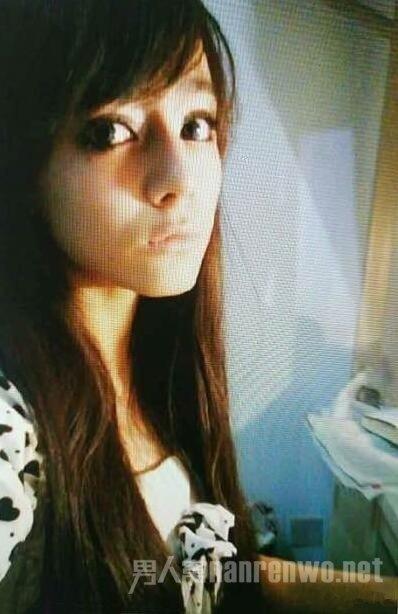 热巴大学烟熏妆自拍照曝光，没想到你是这样的胖迪！