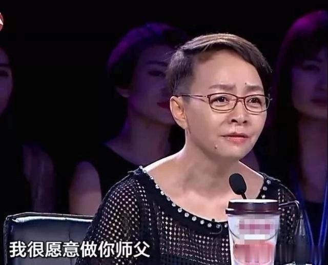 “跑龙套”的她主演《新喜剧之王》,将成为新一代“星女郎”!