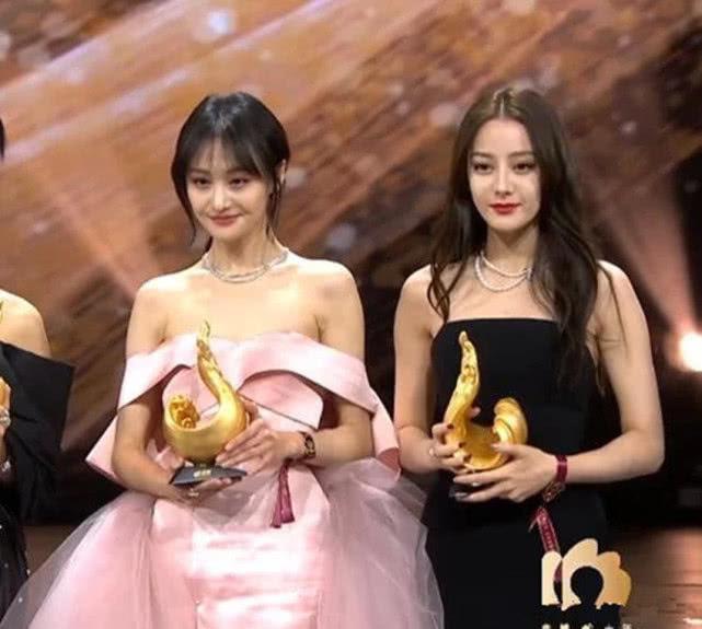 同样是168cm,当迪丽热巴与郑爽同框时,谁谎报身高一目了然