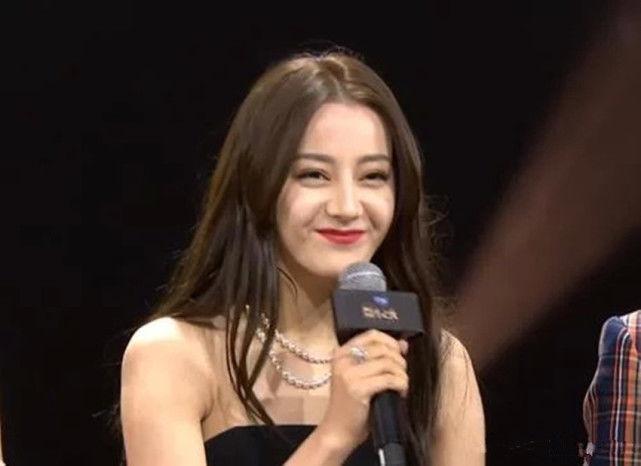 同样是168cm,当迪丽热巴与郑爽同框时,谁谎报身高一目了然