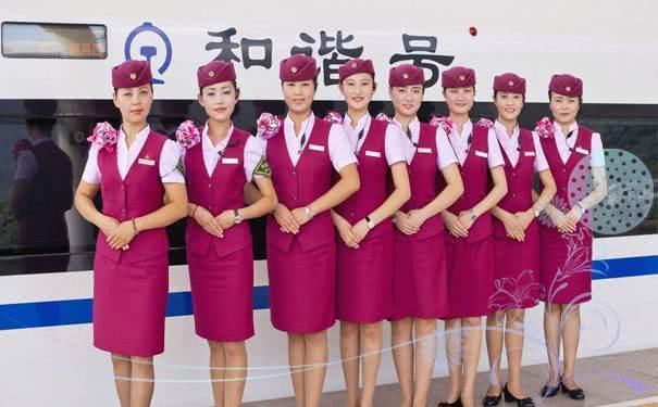 高铁乘务员的工资,也没有你想象的那么高,其实原因很简单