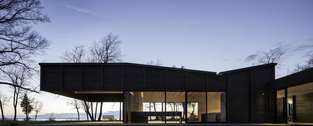 筑讯设计:带你进小树林,看这对情侣的激情小屋