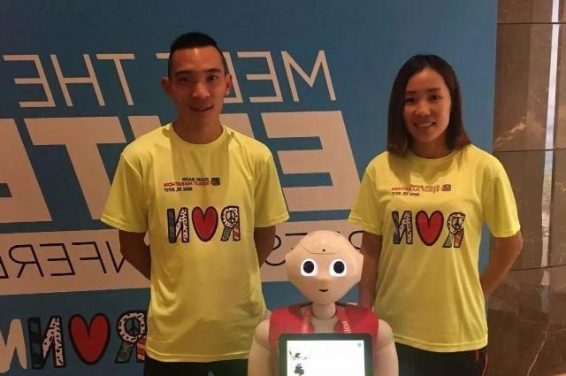 谴责何引丽扔国旗的四川人魏静,她是何许人也原来此人不简单!