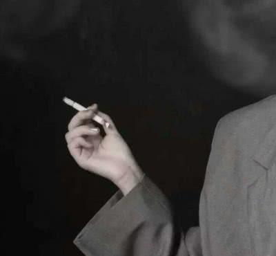 失恋博物馆里的心酸短句，适合分手后发，前任看一眼就泪目！