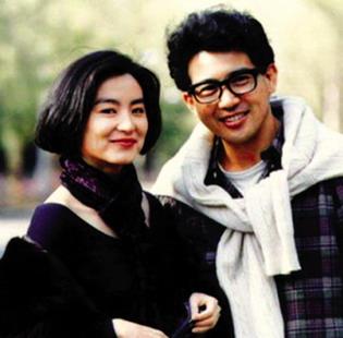 天降巨富陆原,这个作者是不是太懒了,更新一章比拉屎还慢,一章一页,看这幺多小说第一次见这样的作者