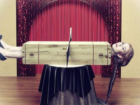 魔术师锯死妻子(魔术师锯死妻子事实原因)