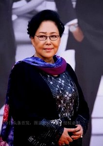 ​斯琴高娃：三婚丈夫陈亮声去世1年，她的选择令人泪目