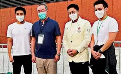 ​霍启仁黏大哥，霍启刚并排，霍启山积极社交