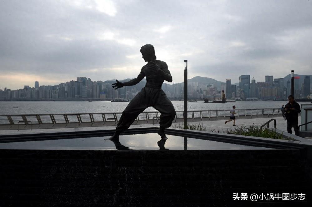 香港尖沙咀星光大道重开，再也不用蹲在地上拍照了！