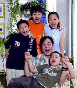 ​还记得《家有儿女》被小雨“表白”的朵朵吗？如今怎么样了