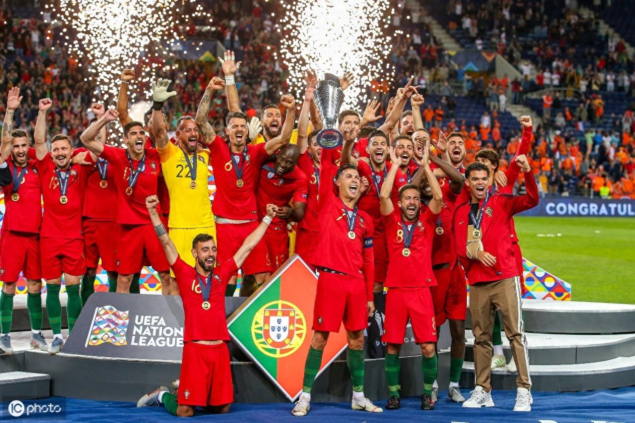 欧洲国家联赛决赛葡萄牙1比0荷兰,C罗作为队长捧杯激动时刻