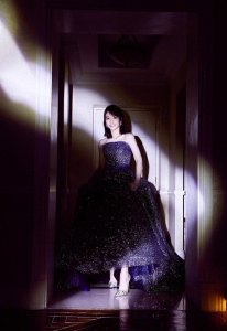 ​宋芸桦性感优雅的写真